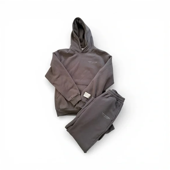 Comfrt Gray sweat shirt and pants set - Picture 1 of 3